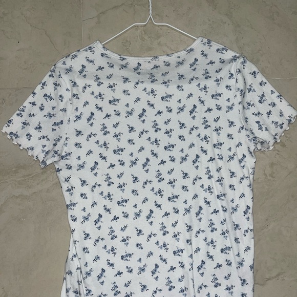 Blue Floral Hollister Baby Tee - Picture 2 of 4